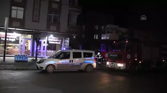 Asansör kabininin altında kalan işçi hayatını kaybetti Asansör kabininin altında kalan işçi hayatını kaybetti