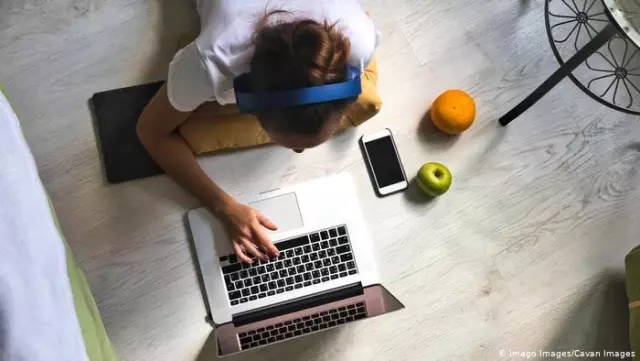 Avrupa'da evden çalışmak zorunluluk mu oluyor? Avrupa'da evden çalışmak zorunluluk mu oluyor?