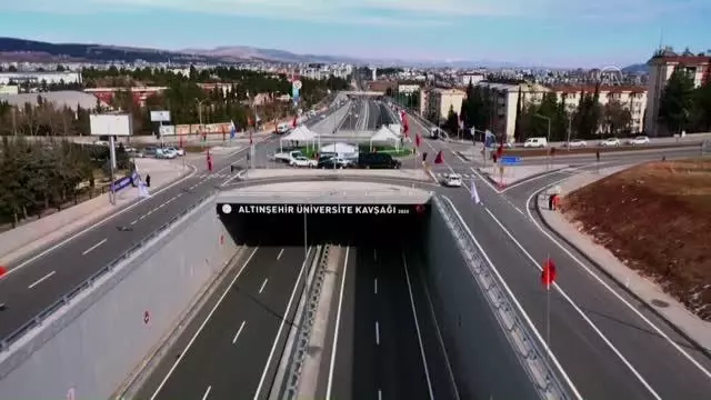 Son Dakika | Bakan Karaismailoğlu, Altınşehir Kavşağı'nın açılış törenine katıldı Son Dakika | Bakan Karaismailoğlu, Altınşehir Kavşağı'nın açılış törenine katıldı