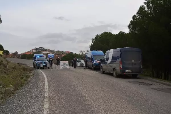 Balıkesir'de bir kırsal mahalle karantinaya alındı Balıkesir'de bir kırsal mahalle karantinaya alındı