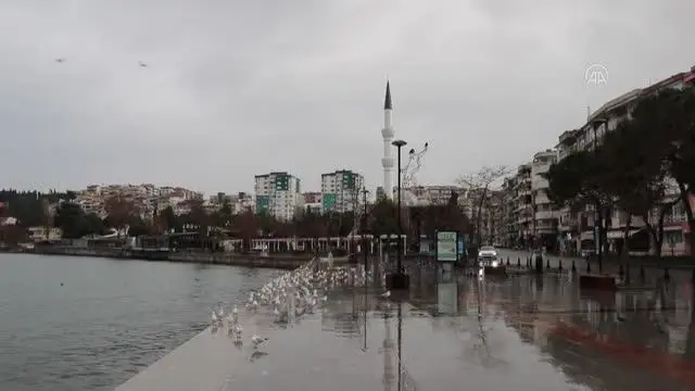 Son dakika haberleri... (Drone) Cadde ve sokaklarda sessizlik hakim Son dakika haberleri... (Drone) Cadde ve sokaklarda sessizlik hakim