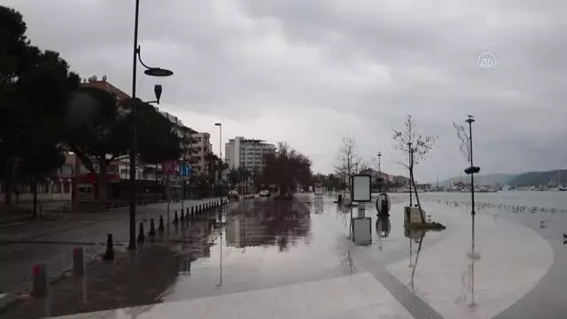Son dakika haberleri... (Drone) Cadde ve sokaklarda sessizlik hakim Son dakika haberleri... (Drone) Cadde ve sokaklarda sessizlik hakim