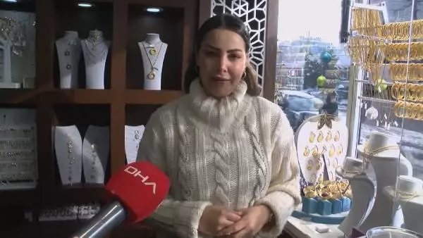 Çekmeköy'deki kuyumcu soyguncuları yakalandı; Soygun anları kamerada Çekmeköy'deki kuyumcu soyguncuları yakalandı; Soygun anları kamerada
