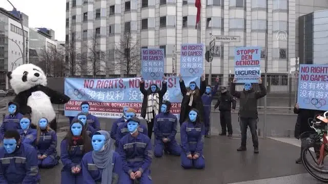 Çin'in Uygurlara yönelik baskı politikaları protesto edildi Çin'in Uygurlara yönelik baskı politikaları protesto edildi