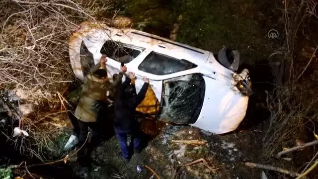 Devrilen Otomobilin Sürücüsü Yaralandı Devrilen Otomobilin Sürücüsü Yaralandı