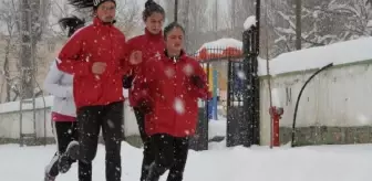 Dondurucu soğukta olimpik yarışlara hazırlanıyorlar