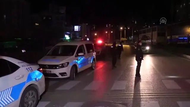 Son dakika! 'Dur' ihtarına uymayan sürücü kaza yapınca yakalandı Son dakika! 'Dur' ihtarına uymayan sürücü kaza yapınca yakalandı