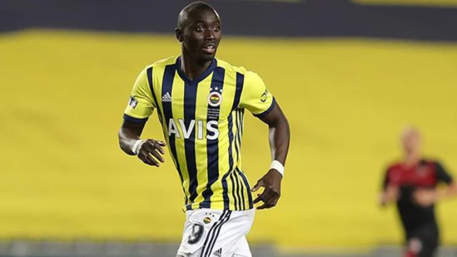 Roads are separated with Papis Cisse in Fenerbahçe