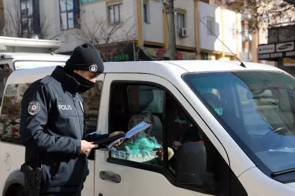 Gaziantep'te kısıtlamanın ilk günü sessizlik hakim Gaziantep'te kısıtlamanın ilk günü sessizlik hakim