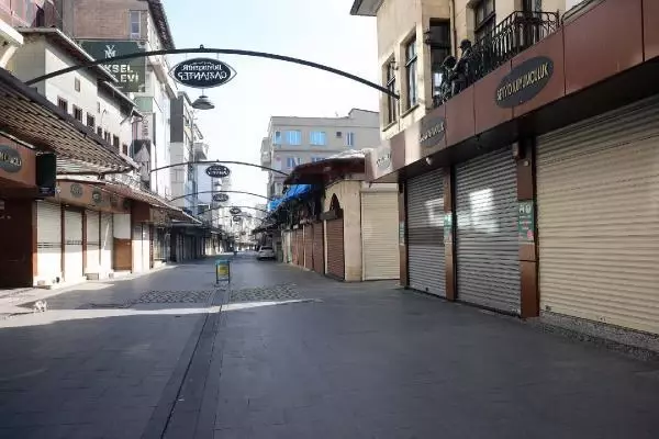 Gaziantep'te kısıtlamanın ilk günü sessizlik hakim Gaziantep'te kısıtlamanın ilk günü sessizlik hakim