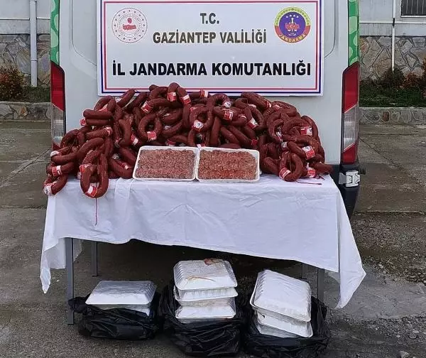 Gaziantep'te sucuk ve köfte dolandırıcıları yakalandı Gaziantep'te sucuk ve köfte dolandırıcıları yakalandı
