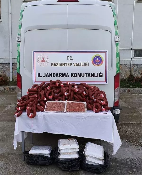 Gaziantep'te sucuk ve köfte dolandırıcıları yakalandı Gaziantep'te sucuk ve köfte dolandırıcıları yakalandı