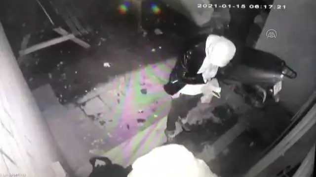 Girdikleri evde 4 gün kalıp ziynet eşyalarını çalan şüpheliler tutuklandı Girdikleri evde 4 gün kalıp ziynet eşyalarını çalan şüpheliler tutuklandı