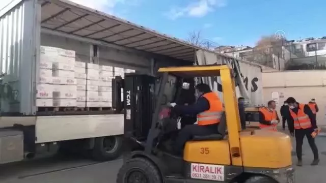 İstanbul Valiliğince, Küçükçekmece'deki ihtiyaç sahiplerine gıda kolisi dağıtıldı İstanbul Valiliğince, Küçükçekmece'deki ihtiyaç sahiplerine gıda kolisi dağıtıldı