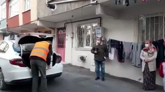 İstanbul Valiliğince, Küçükçekmece'deki ihtiyaç sahiplerine gıda kolisi dağıtıldı İstanbul Valiliğince, Küçükçekmece'deki ihtiyaç sahiplerine gıda kolisi dağıtıldı