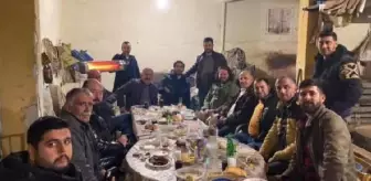 Aytekin Kaya: İYİ Partili Kaya, maskesiz ve sosyal mesafesiz doğum günü kutlamasına yaptı Aytekin Kaya: İYİ Partili Kaya, maskesiz ve sosyal mesafesiz doğum günü kutlamasına yaptı