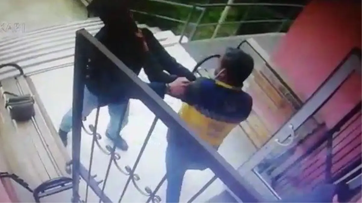 İzmir'de sağlık personeline saldırı anı kamerada