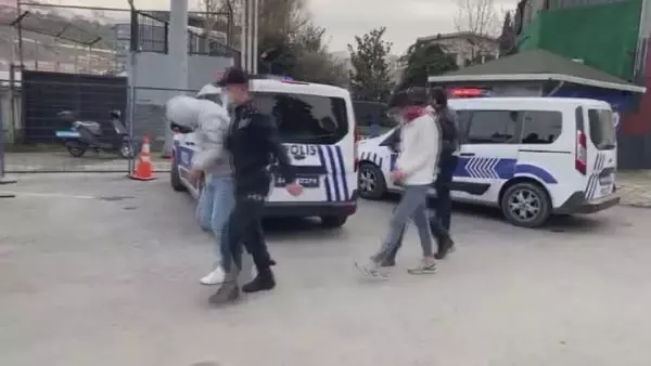 Kağıthane'de İETT şoförünü darbeden 4 kişi gözaltına alındı Kağıthane'de İETT şoförünü darbeden 4 kişi gözaltına alındı