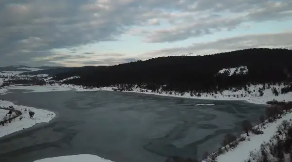 Karabük'te göletler buz tuttu Karabük'te göletler buz tuttu