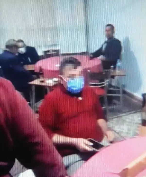 Kısıtlamada kumar oynarken yakalandılar Kısıtlamada kumar oynarken yakalandılar