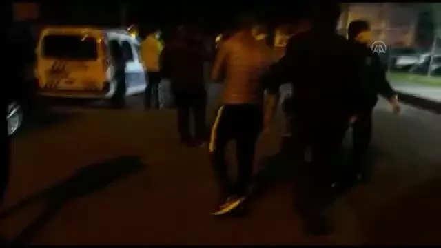 Son dakika haber... Kısıtlamayı ihlal edip polisin 'dur' ihtarına uymayan 3 kişi yakalandı Son dakika haber... Kısıtlamayı ihlal edip polisin 'dur' ihtarına uymayan 3 kişi yakalandı
