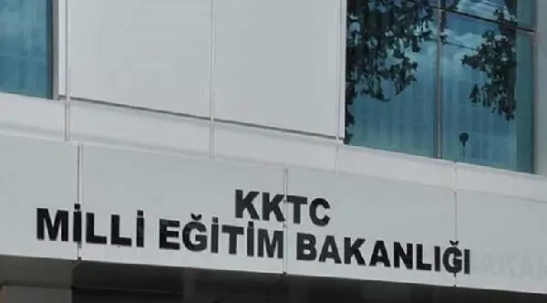 KKTC'de okullar gelecek hafta yüz yüze eğitime başlıyor KKTC'de okullar gelecek hafta yüz yüze eğitime başlıyor