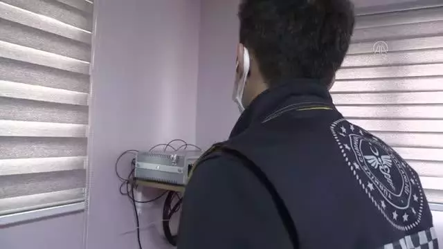 Kovid-19'un fedakar savaşçıları 'can kurtarma' görevini sürdürüyor Kovid-19'un fedakar savaşçıları 'can kurtarma' görevini sürdürüyor