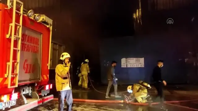 Maltepe'de iş yerinde çıkan yangın söndürüldü Maltepe'de iş yerinde çıkan yangın söndürüldü