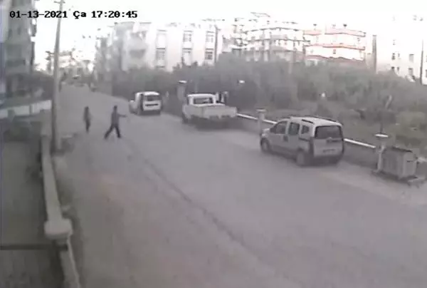 Otizmli çocuğu döven kargo görevlisine tazminat davası açacaklar Otizmli çocuğu döven kargo görevlisine tazminat davası açacaklar