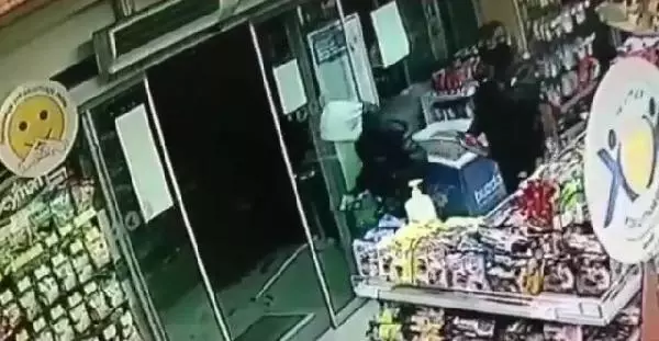 Otomobil, motosiklet ve bisiklet çalan 2 kişi tutuklandı Otomobil, motosiklet ve bisiklet çalan 2 kişi tutuklandı