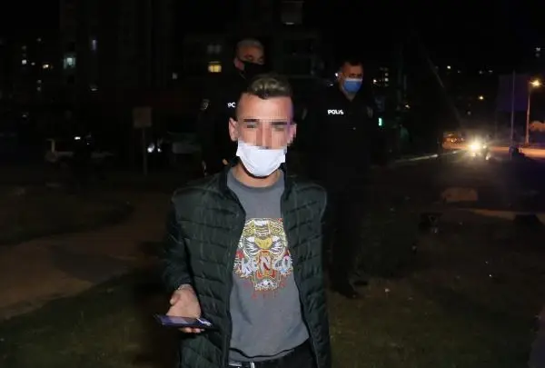 Son dakika! 'Dur' ihtarına uymayan sürücü kaza yapınca yakalandı Son dakika! 'Dur' ihtarına uymayan sürücü kaza yapınca yakalandı