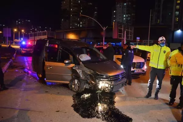 Son dakika! 'Dur' ihtarına uymayan sürücü kaza yapınca yakalandı Son dakika! 'Dur' ihtarına uymayan sürücü kaza yapınca yakalandı