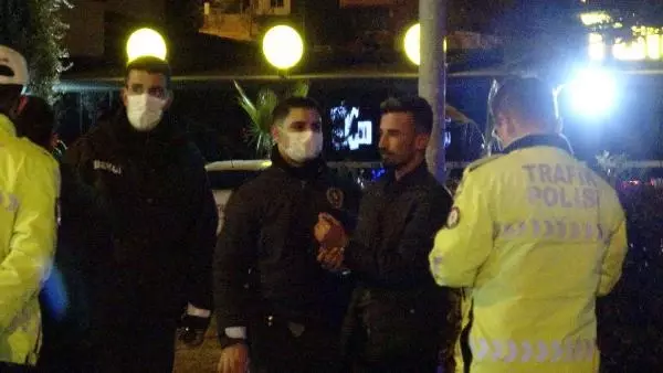 Son dakika! 'Dur' ihtarına uymayan sürücü kaza yapınca yakalandı Son dakika! 'Dur' ihtarına uymayan sürücü kaza yapınca yakalandı