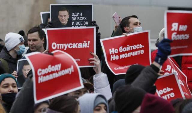 Rusya genelinde binlerce muhalif Navalny için sokaklarda Rusya genelinde binlerce muhalif Navalny için sokaklarda