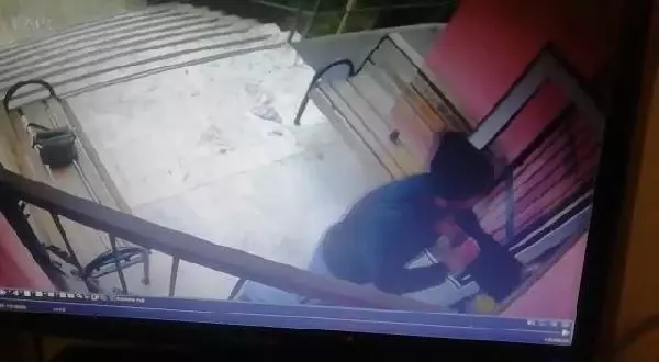 Son dakika haberleri! Sağlıkçılara küfreden kişi, ambulans şoförünce etkisiz hale getirildi