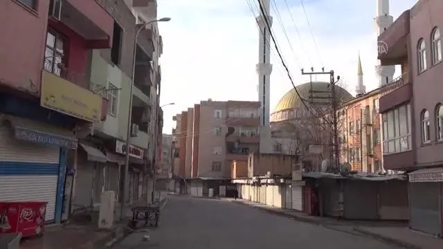 Son Dakika | ŞANLIURFA - Viranşehir'de sokağa çıkma kısıtlamasına uyuluyor Son Dakika | ŞANLIURFA - Viranşehir'de sokağa çıkma kısıtlamasına uyuluyor