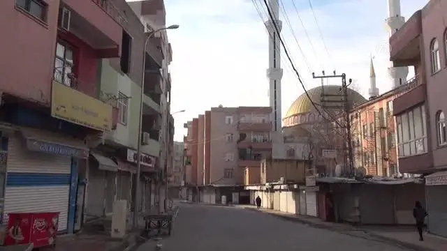 Son Dakika | ŞANLIURFA - Viranşehir'de sokağa çıkma kısıtlamasına uyuluyor Son Dakika | ŞANLIURFA - Viranşehir'de sokağa çıkma kısıtlamasına uyuluyor