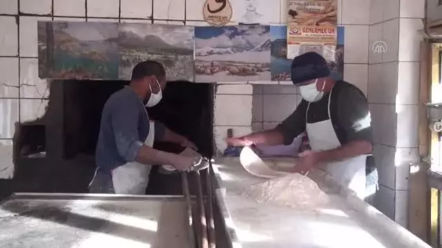 Son Dakika | ŞANLIURFA - Viranşehir'de sokağa çıkma kısıtlamasına uyuluyor Son Dakika | ŞANLIURFA - Viranşehir'de sokağa çıkma kısıtlamasına uyuluyor