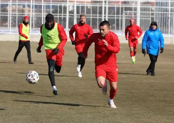 Sivasspor'da Kasımpaşa maçı mesaisi devam ediyor Sivasspor'da Kasımpaşa maçı mesaisi devam ediyor