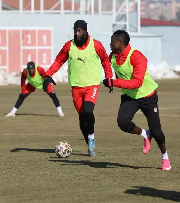 Sivasspor'da Kasımpaşa maçı mesaisi devam ediyor Sivasspor'da Kasımpaşa maçı mesaisi devam ediyor