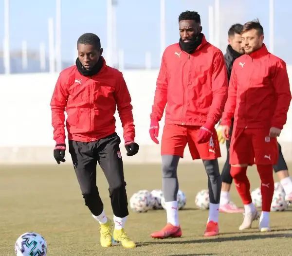 Sivasspor'da Kasımpaşa maçı mesaisi devam ediyor Sivasspor'da Kasımpaşa maçı mesaisi devam ediyor