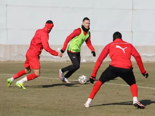 Sivasspor'da Kasımpaşa maçı mesaisi devam ediyor Sivasspor'da Kasımpaşa maçı mesaisi devam ediyor