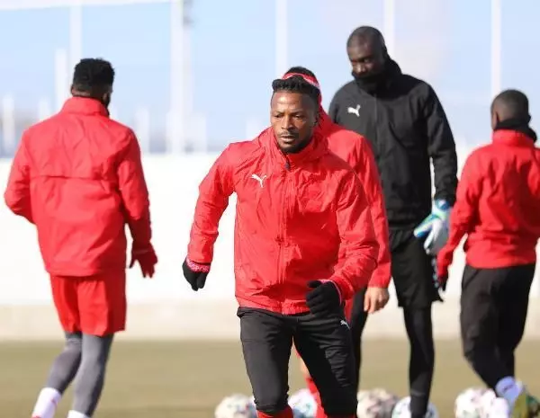 Sivasspor'da Kasımpaşa maçı mesaisi devam ediyor Sivasspor'da Kasımpaşa maçı mesaisi devam ediyor