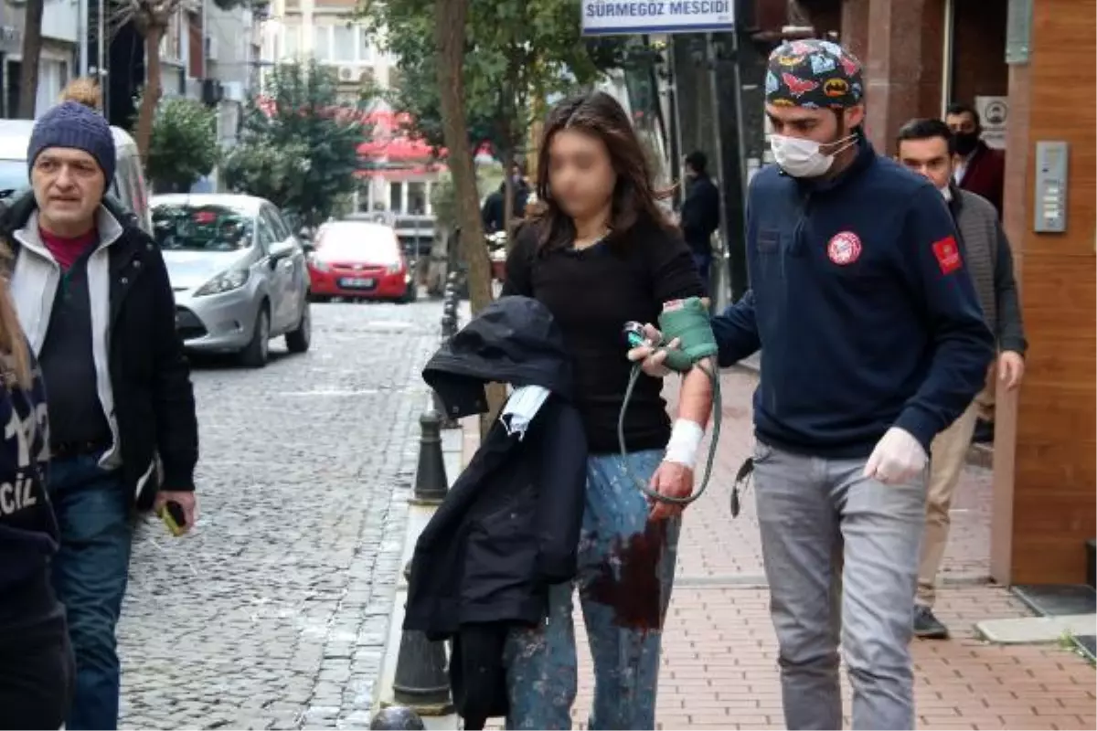 Vurdumduymaz sürücüler yüzünden kanlar içinde ambulansa yürümek zorunda kaldı