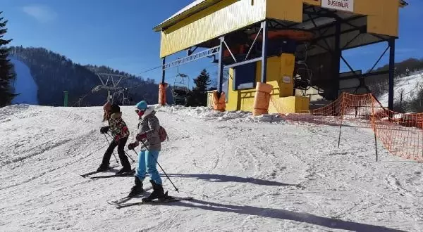 Sömestir tatilinde Kartepe'ye akın ettiler Sömestir tatilinde Kartepe'ye akın ettiler