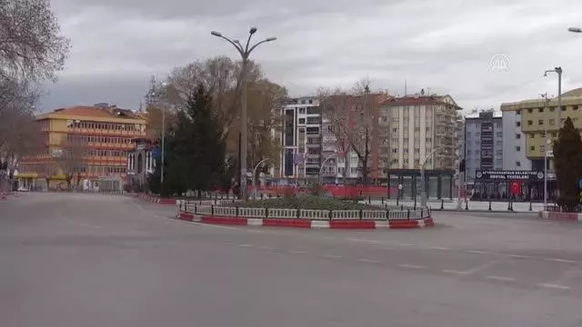 ŞANLIURFA - Viranşehir'de cadde ve sokaklarda sessizlik hakim ŞANLIURFA - Viranşehir'de cadde ve sokaklarda sessizlik hakim