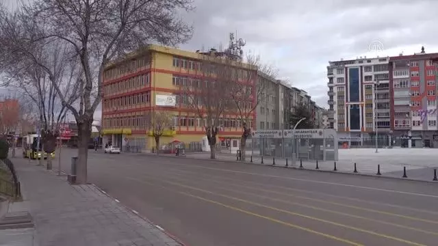 ŞANLIURFA - Viranşehir'de cadde ve sokaklarda sessizlik hakim ŞANLIURFA - Viranşehir'de cadde ve sokaklarda sessizlik hakim