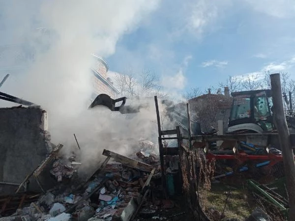Amasya'da cami lojmanında yangın - Son Dakika Haberleri