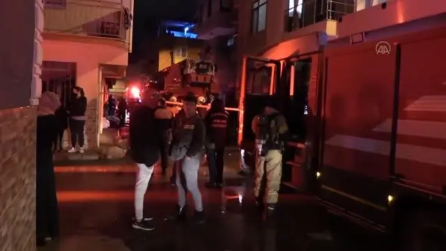 Son dakika haberi... İzmir'de apartmanda çıkan yangında yaralanan 2 kişiden biri öldü Son dakika haberi... İzmir'de apartmanda çıkan yangında yaralanan 2 kişiden biri öldü