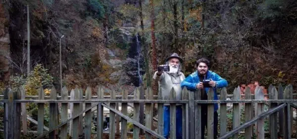 Baba-oğul doğayı fotoğraflıyor Baba-oğul doğayı fotoğraflıyor
